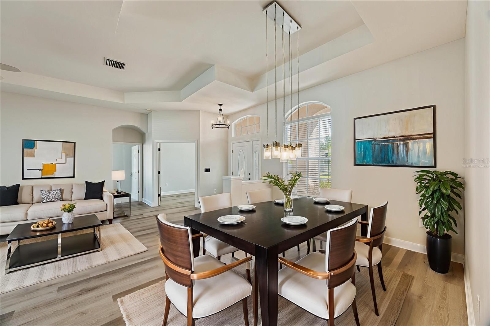 This photo has been Virtually Staged.