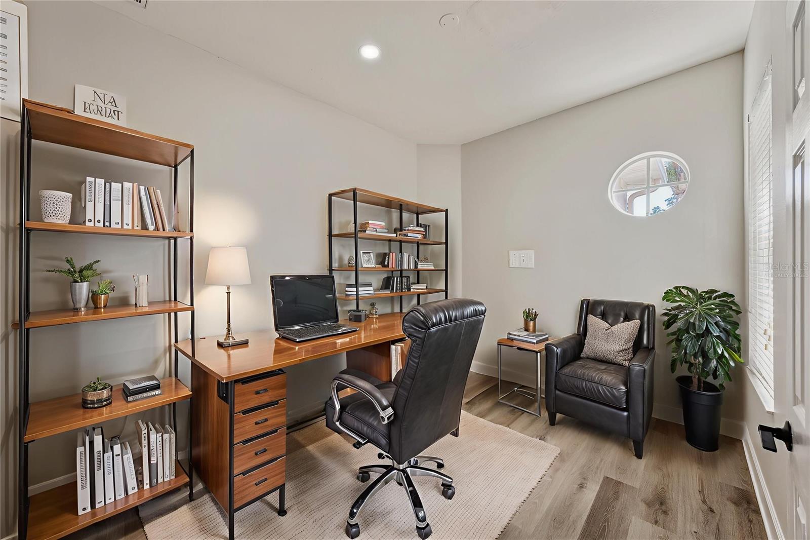 This photo has been Virtually Staged.