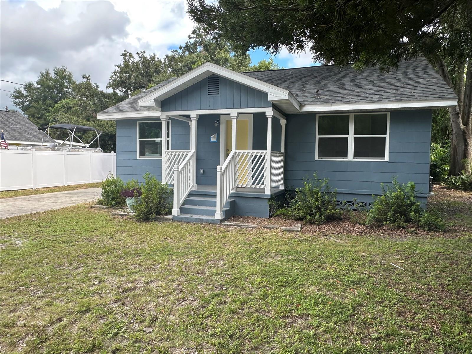 1006 E LAMBRIGHT