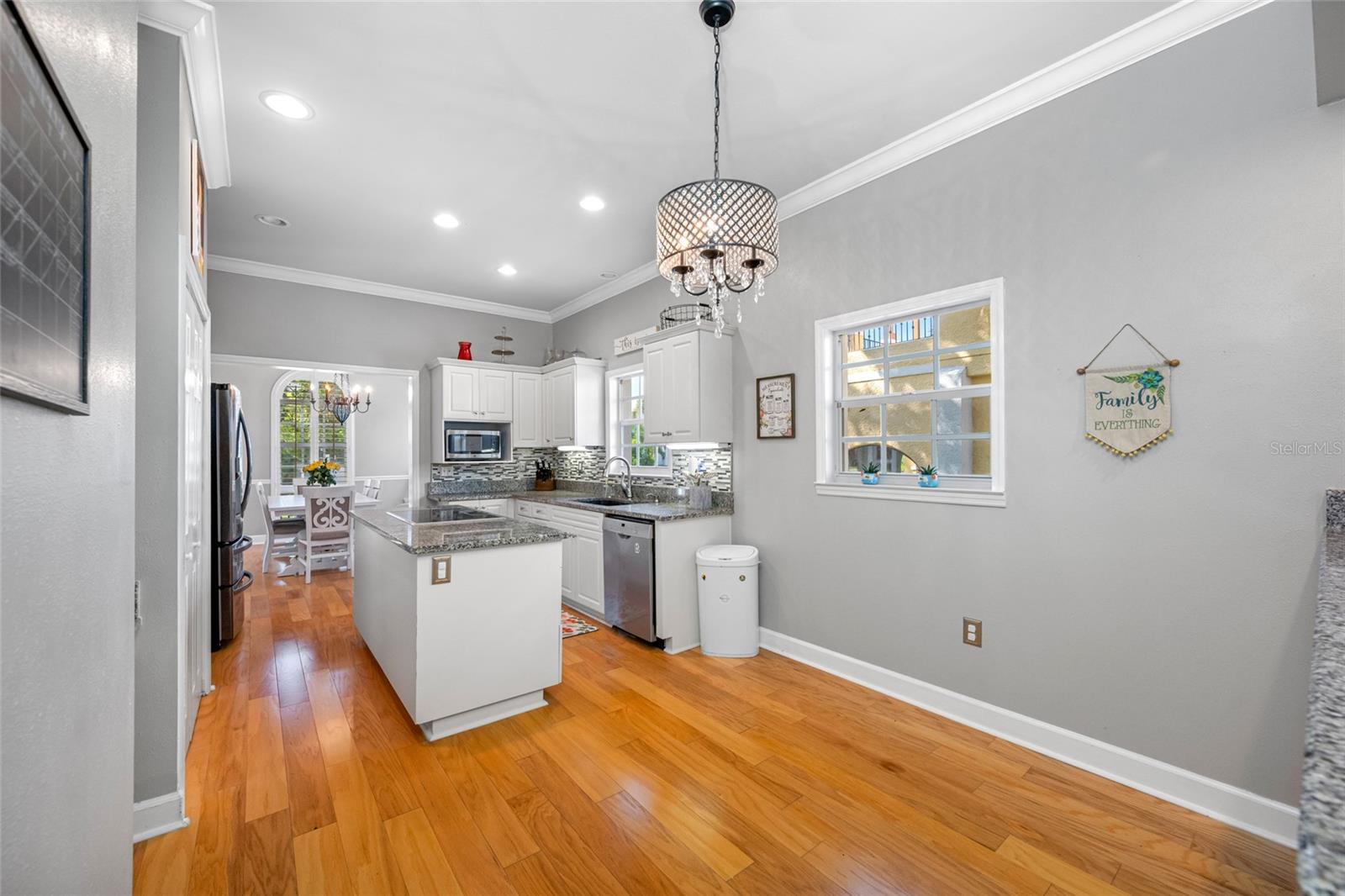 Plenty of room for kitchen dining