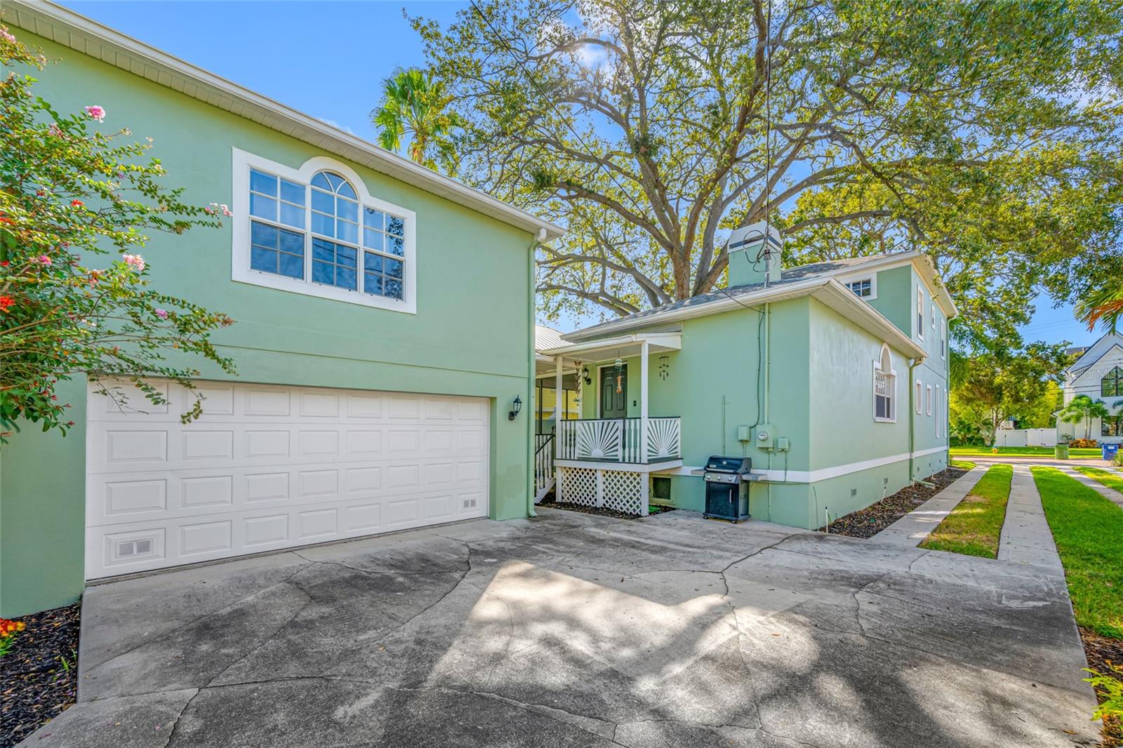 Bonus room, In-law, work retreat, or studio rental above the garage