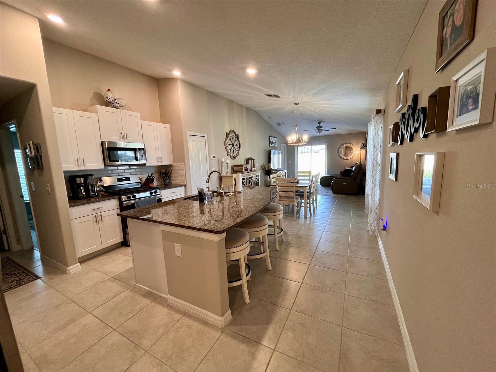 kitchen-dining-great room combo