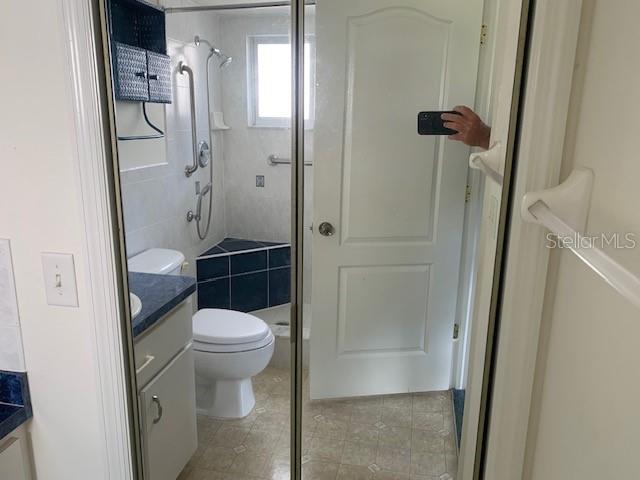 master bedroom walkin closet pic 2