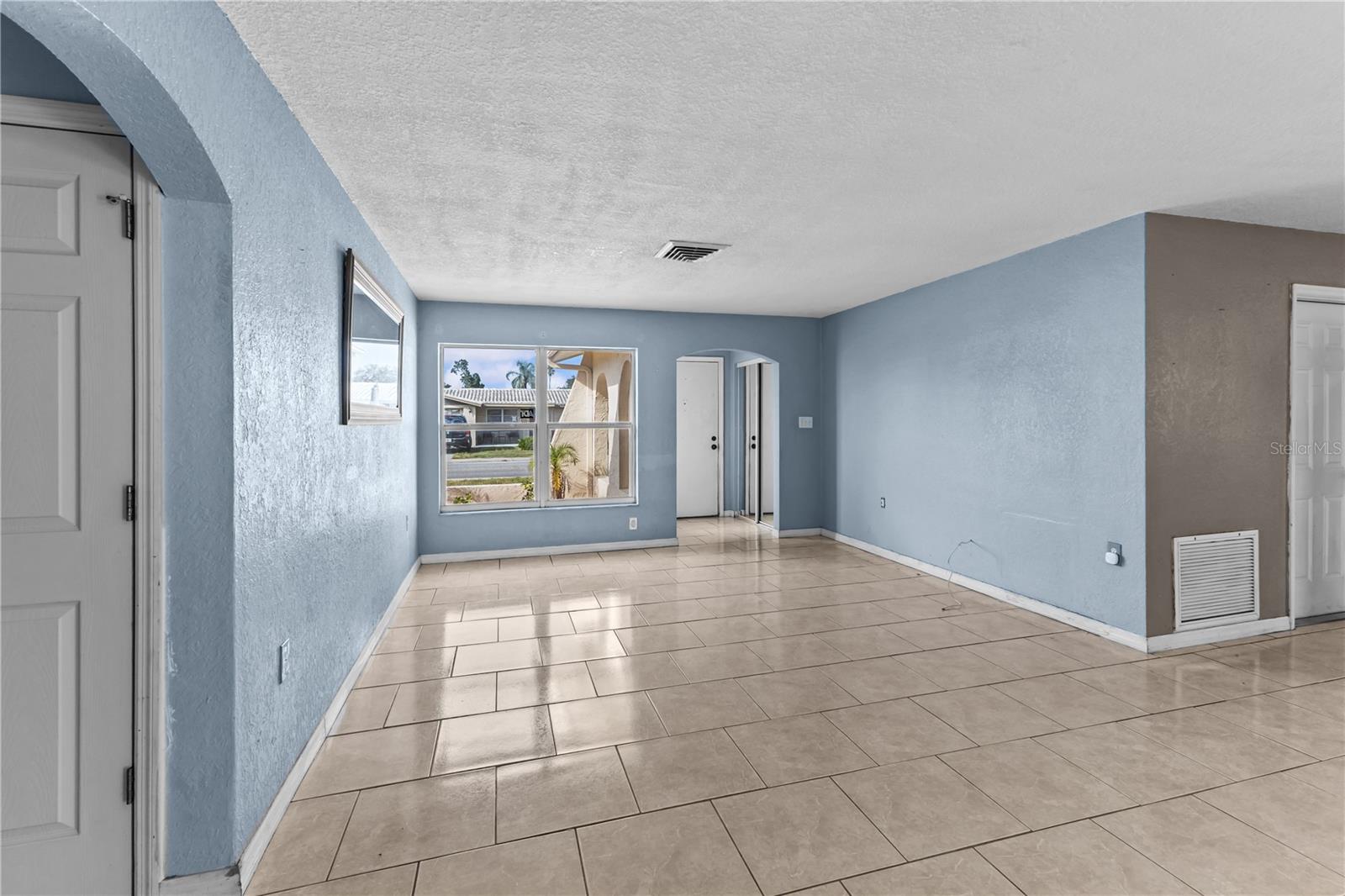 Living Room / Dining Room