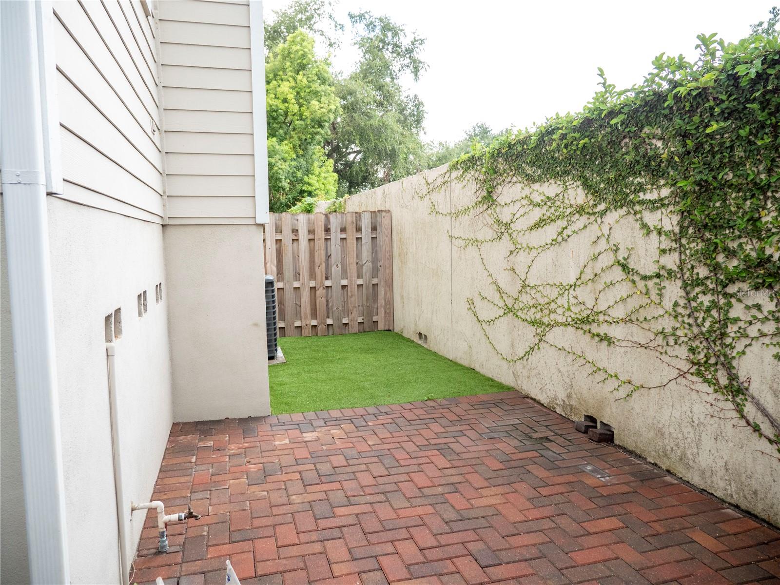 Astro-turf for the  puppy dog