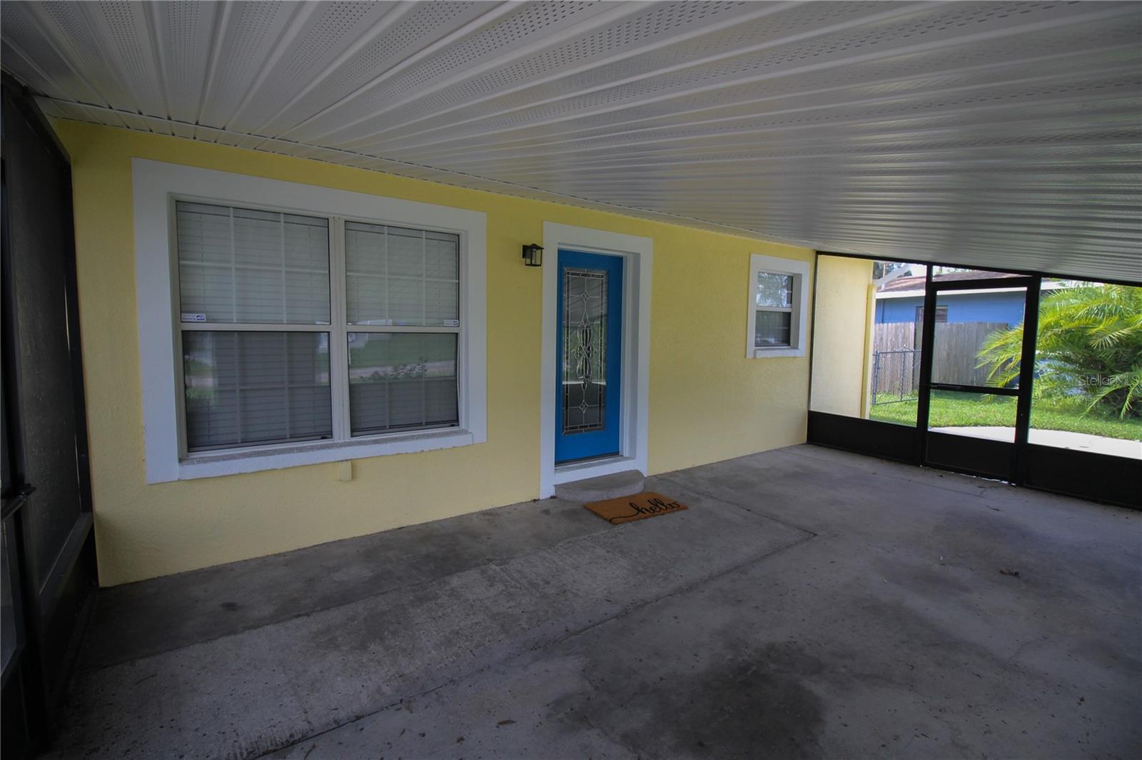 Front Screened Lanai
