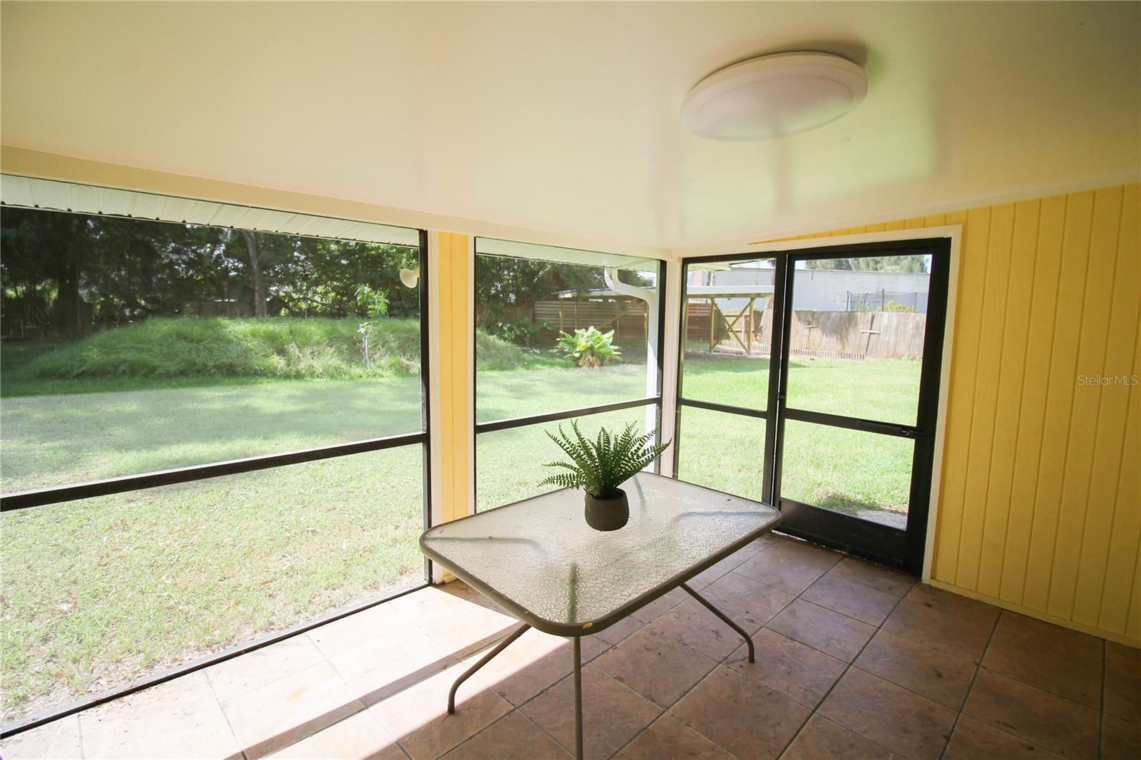 Rear Screened Lanai