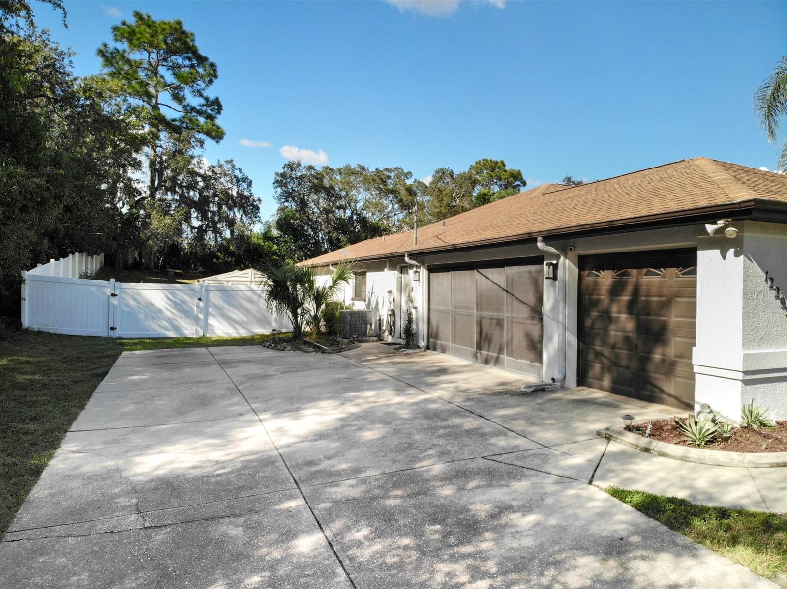 Driver with Side Entrance Garage