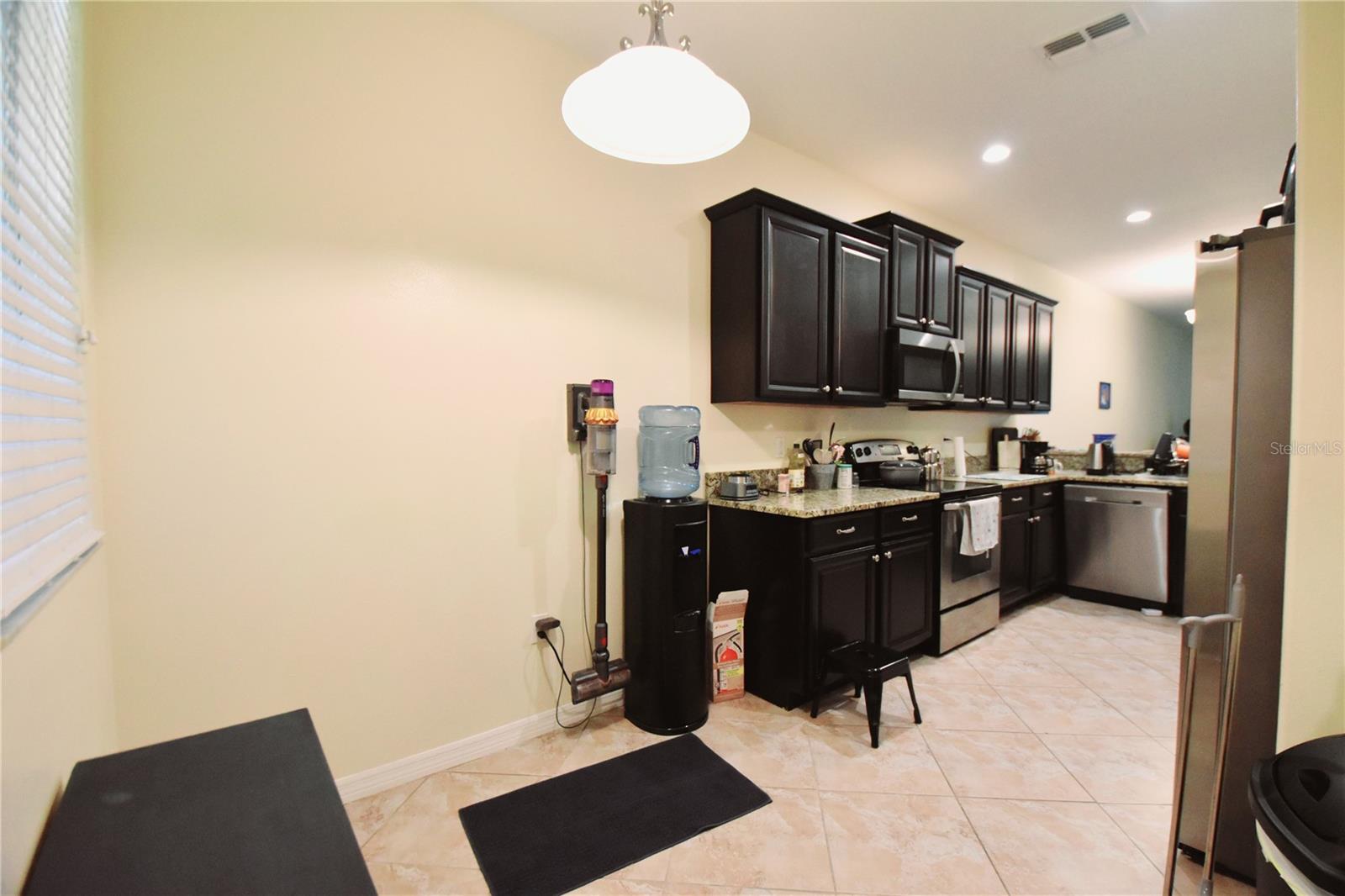 Eat-In Kitchen