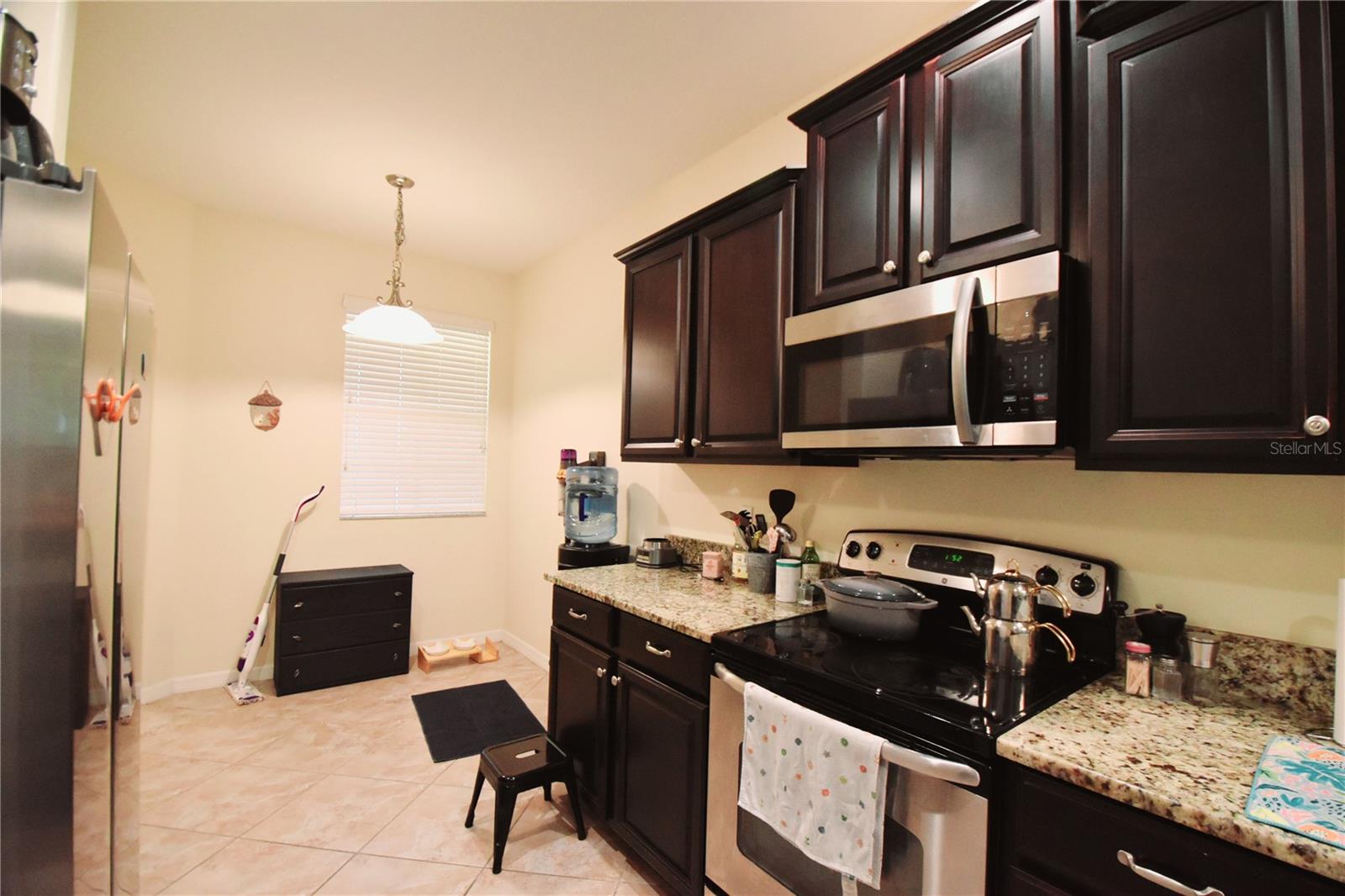 Eat-In Kitchen