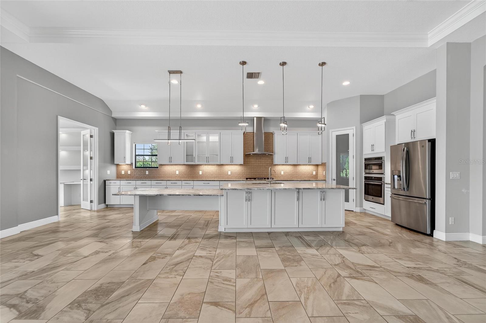 Incredible Chef's Kitchen