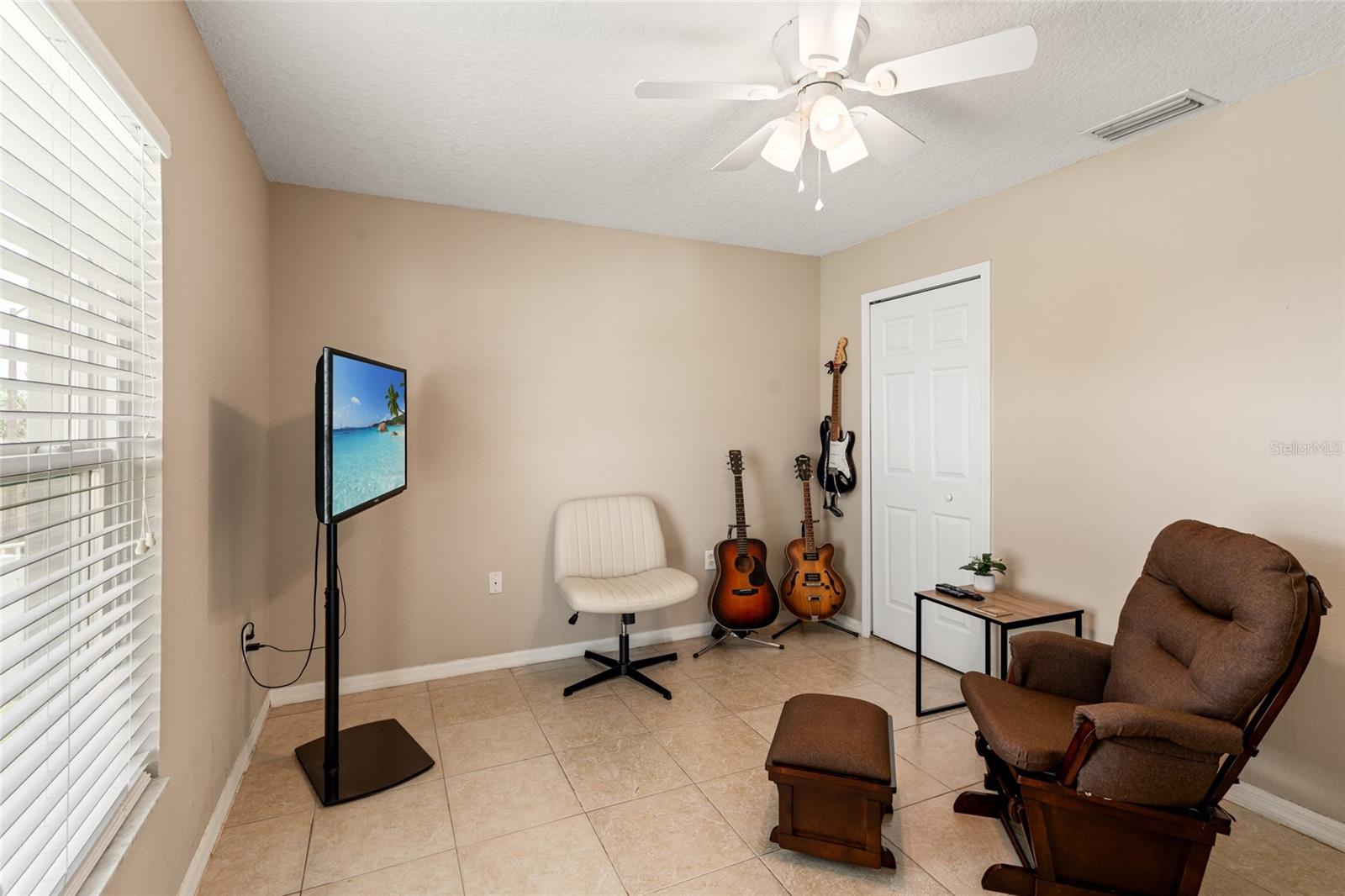 back bedroom can also be an office or study if preferred