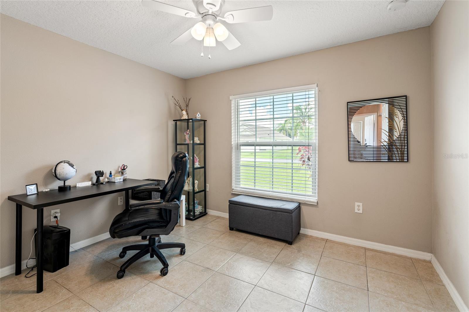 front room can be a bedroom or an office with tons of light