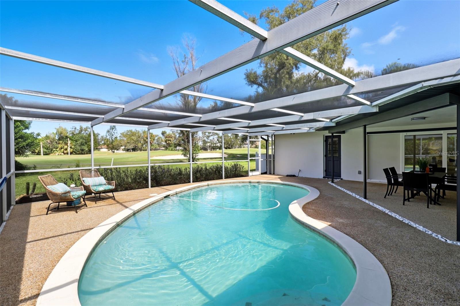 Screen in Pool Oasis