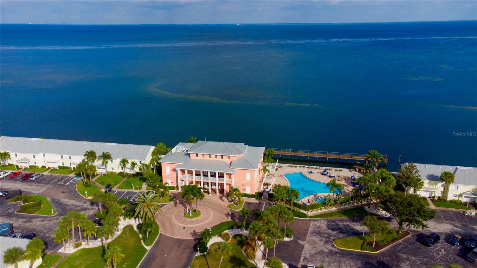 DIRECT ACCESS TO TAMPA BAY NO BRIDGES