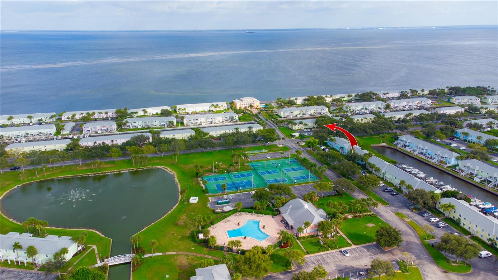 GYM /POOL/LAUNDRY/OFFICE/PICKLEBALL AND TENNIS/BASKETBALL COURTS