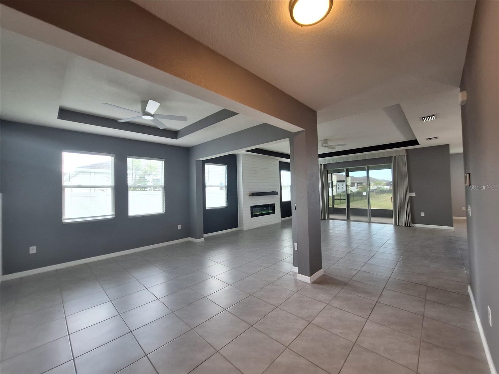 What a FABULOUS Great Room Over 30 ft long