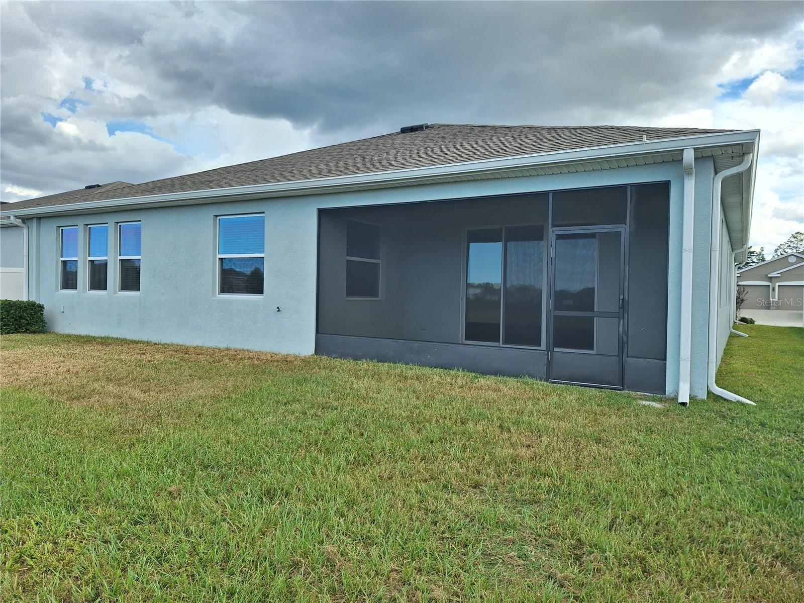 19 ft Screened Lanai