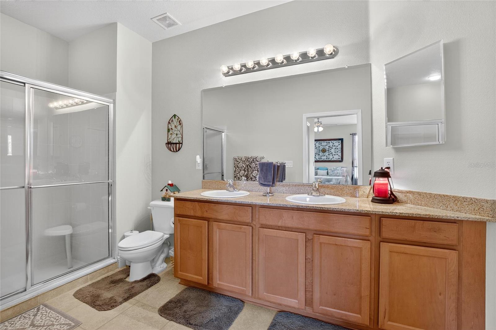Primary En-suite Bath