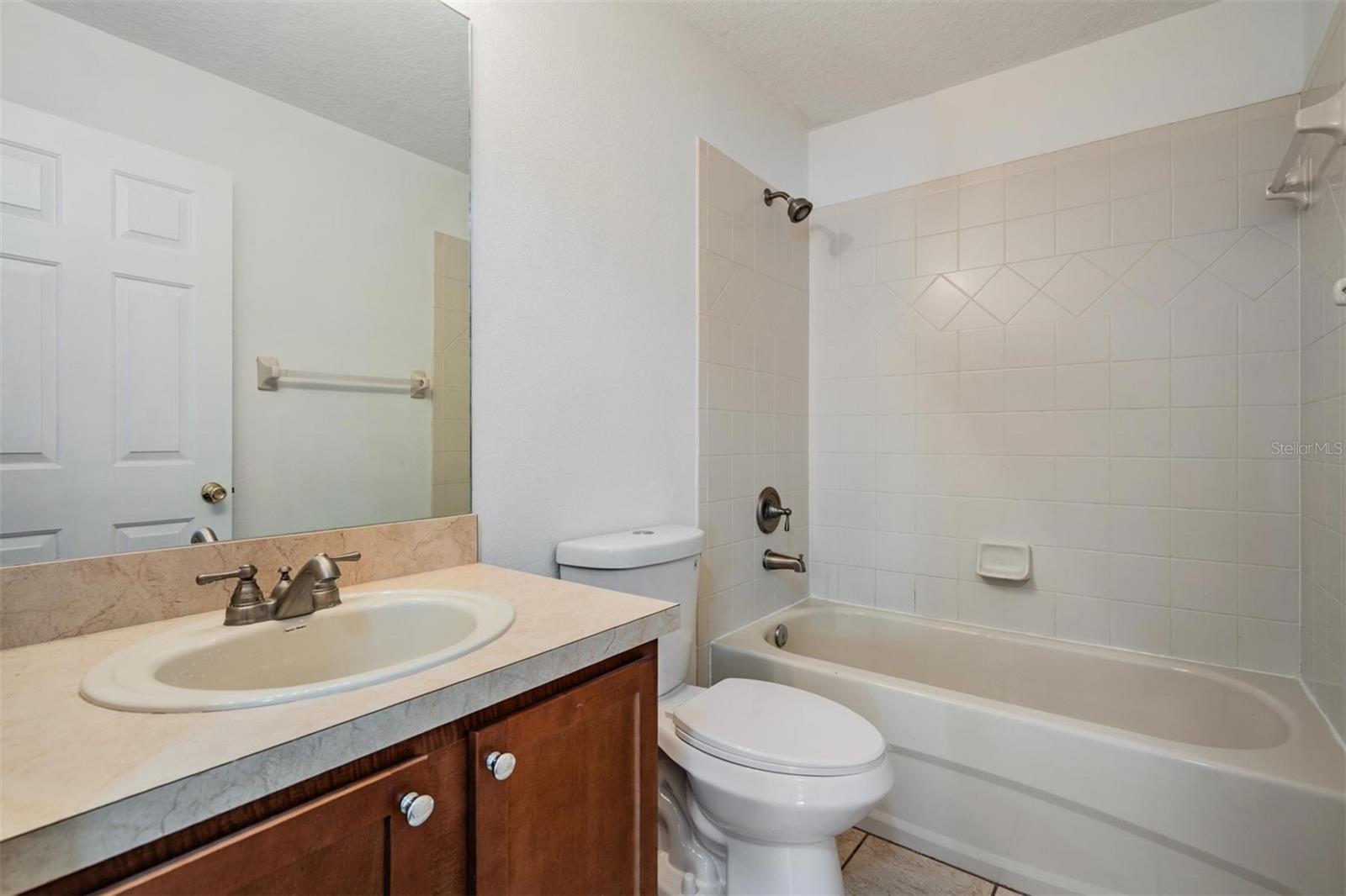 Bath 2 (Upstairs)