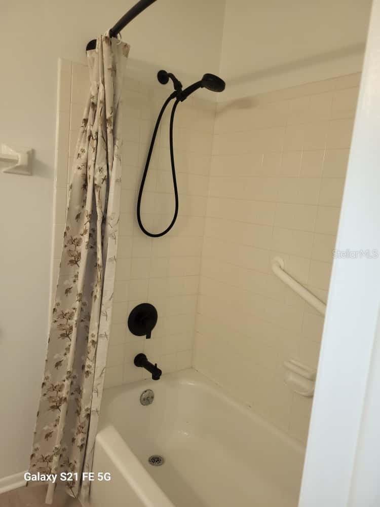 TB8432970