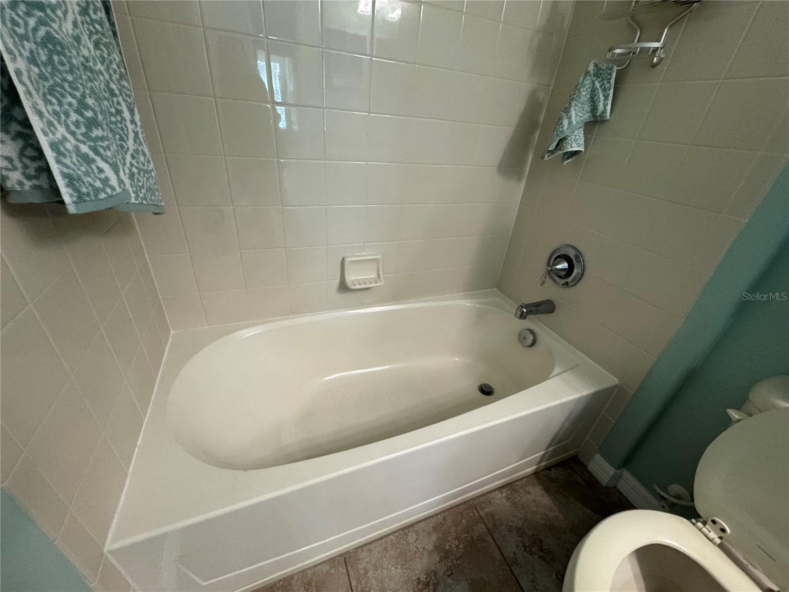Garden tub!