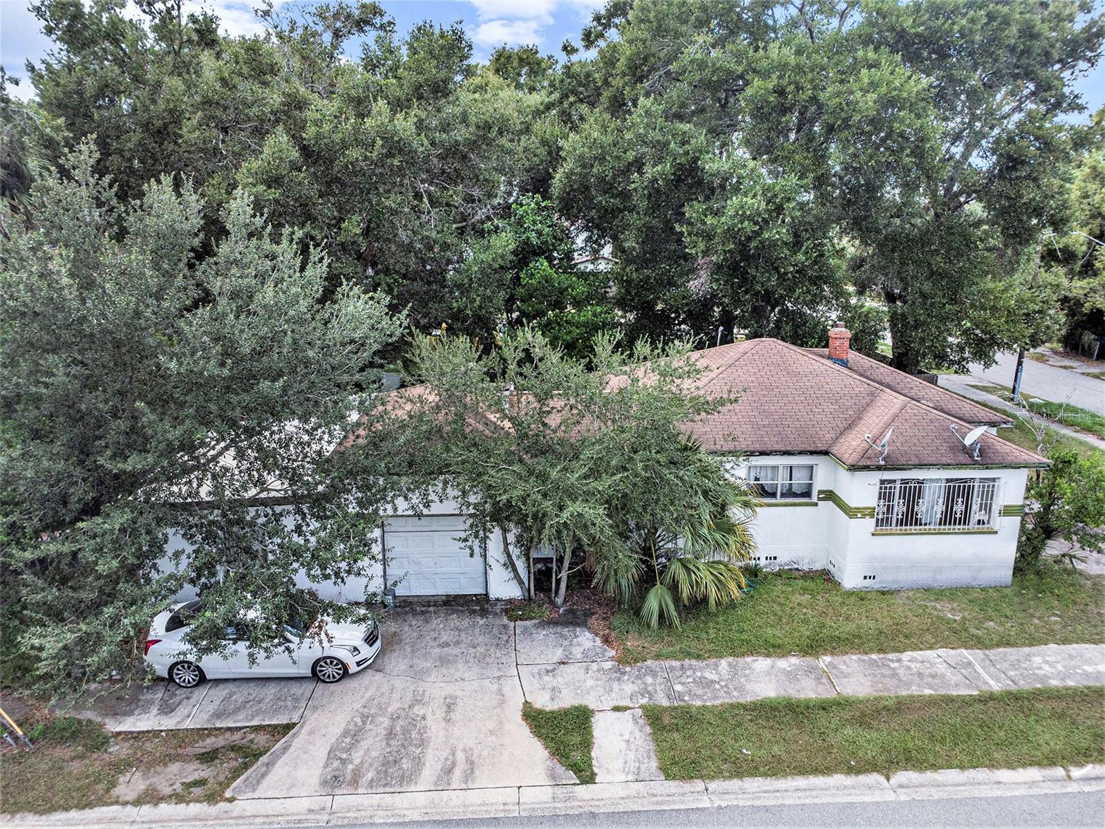 Side / Garage