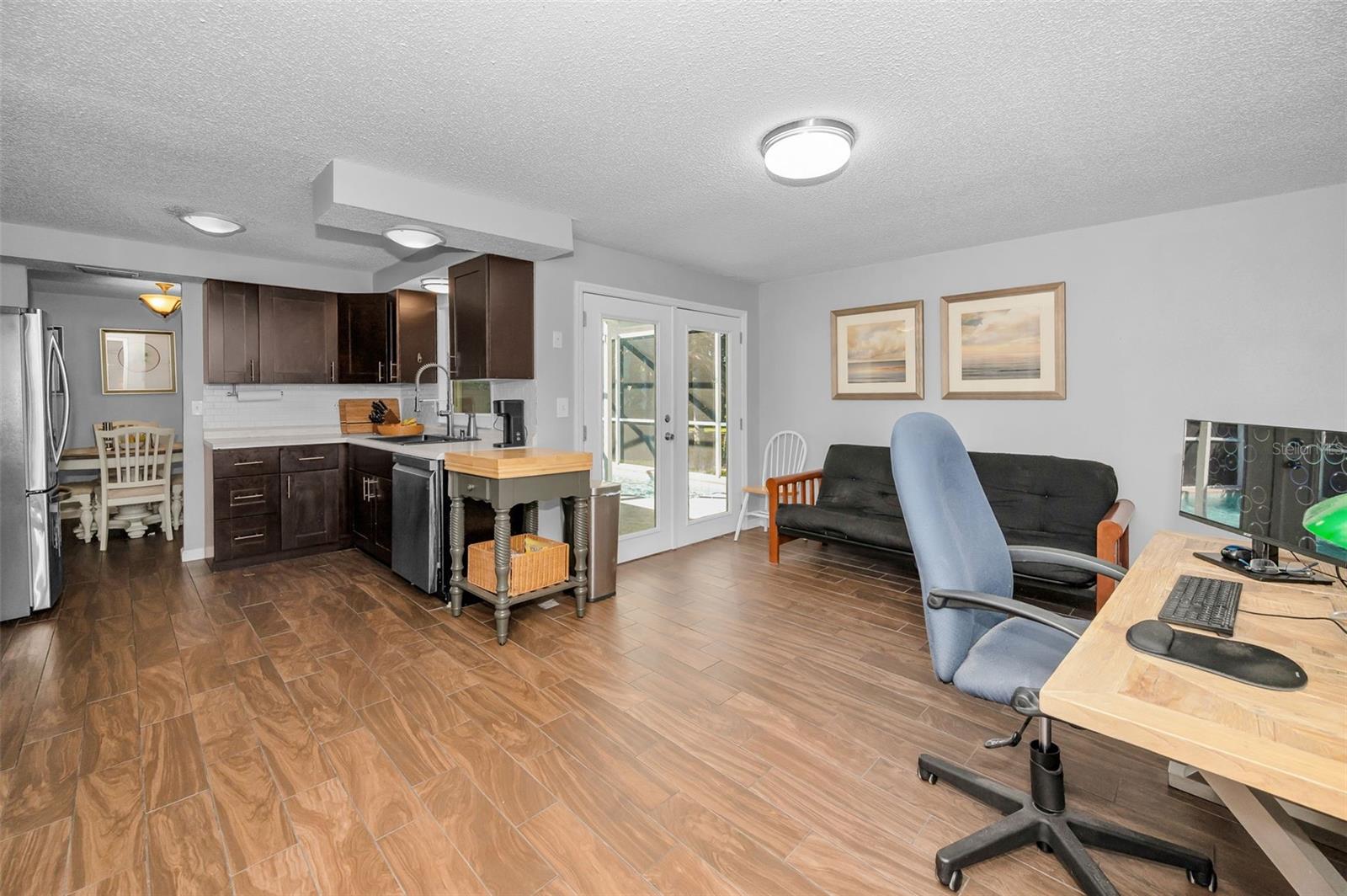 Family Room - Kitchen