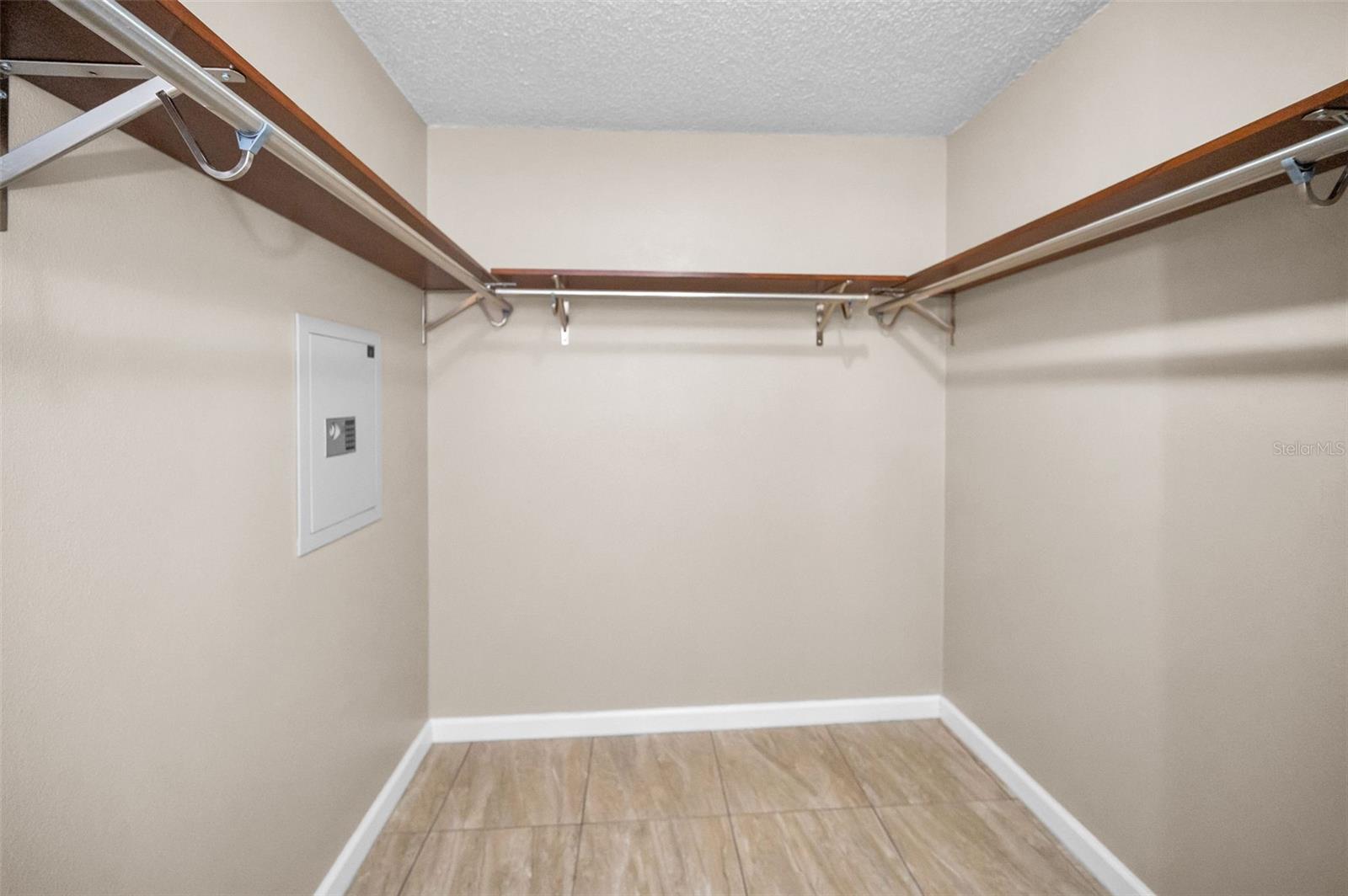 Primary Suite Walk-in Closet