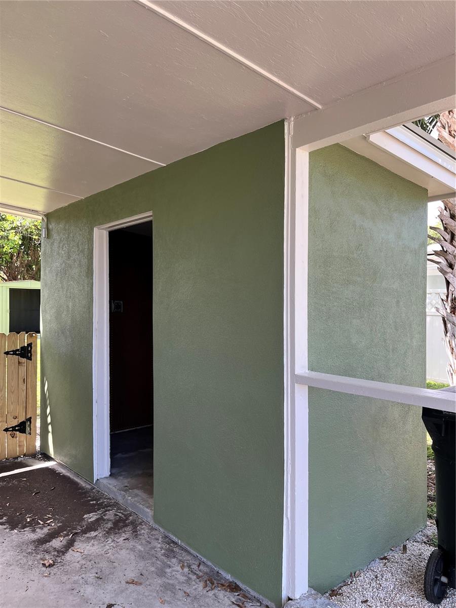 LAUNDRY SHED AT CCARPORT