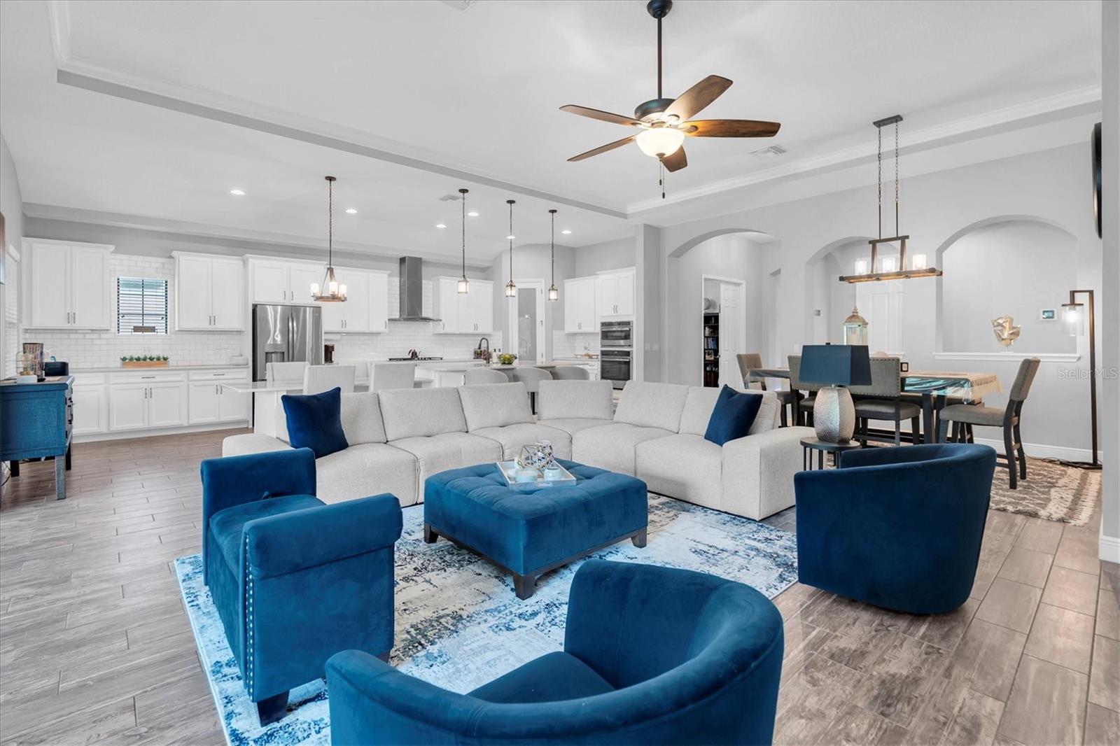 VAST LIVING ROOM