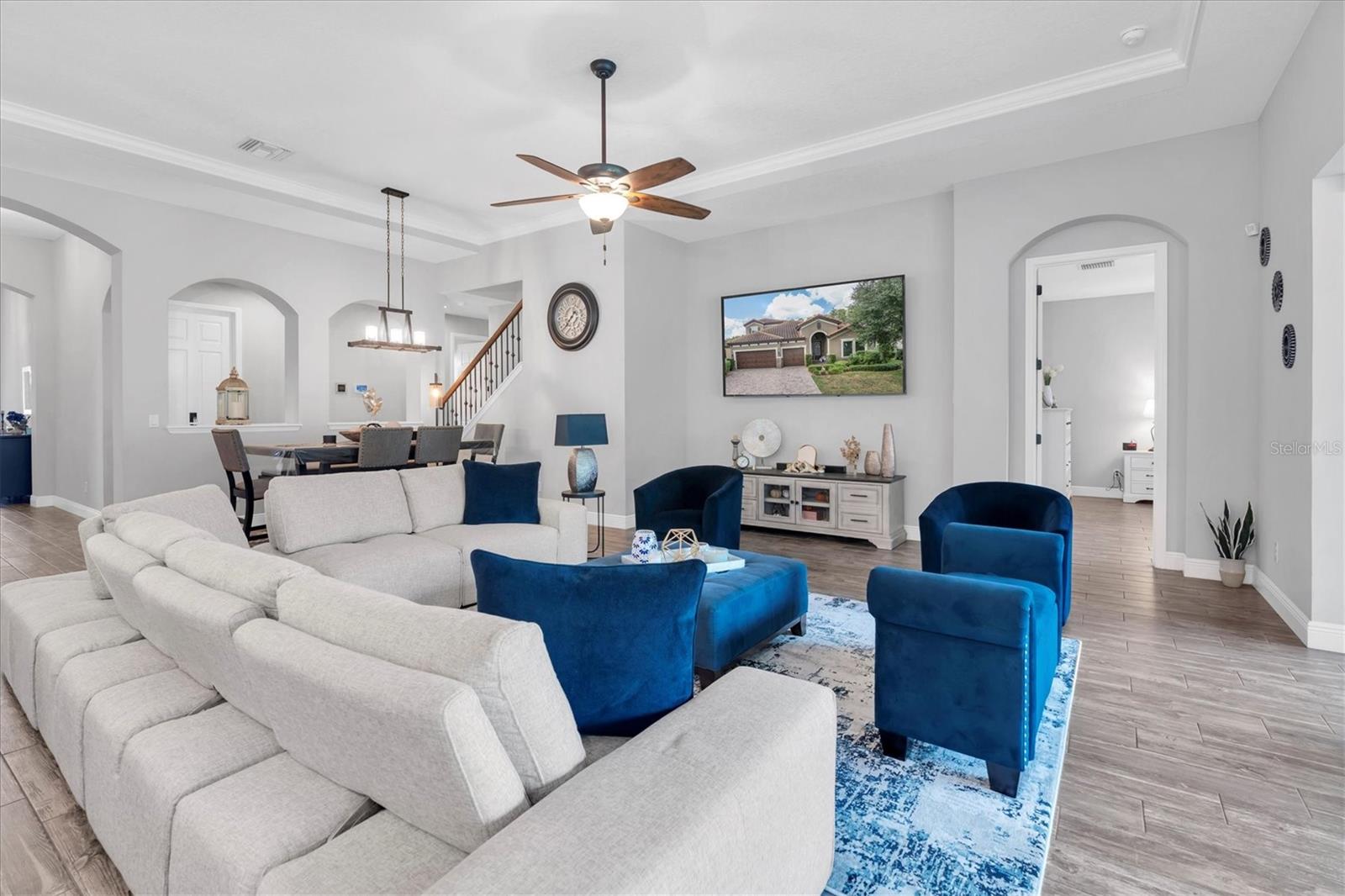 OPEN FLOOR PLAN