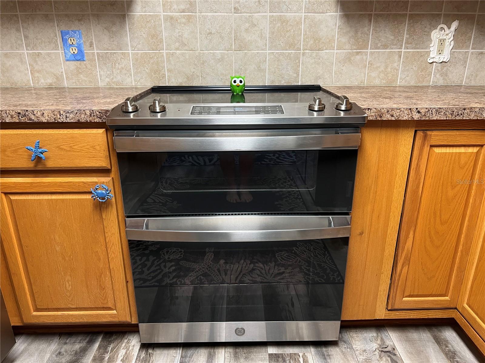 KITCHEN/ NEW TRUE EUROPEAN CONVECTION