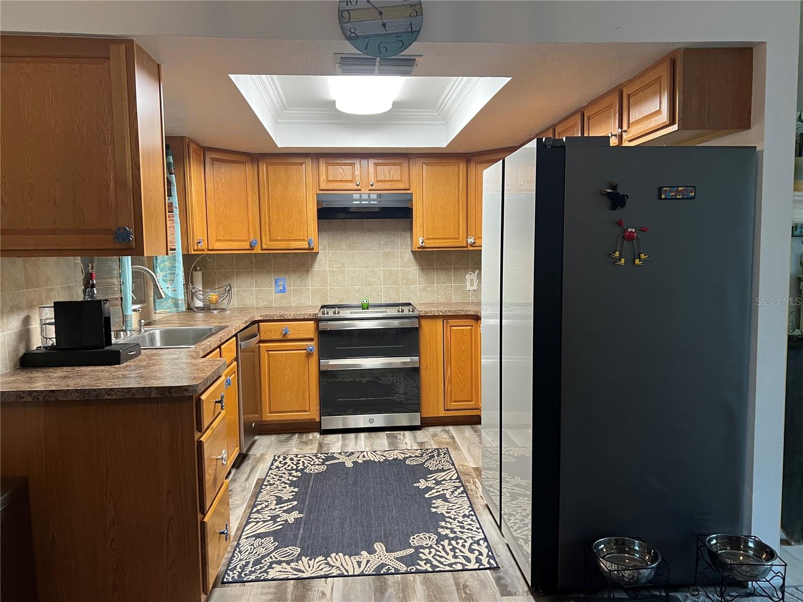 KITCHEN NEW WHIRLPOOL 3RD  RACK QUIET DISHWASHER