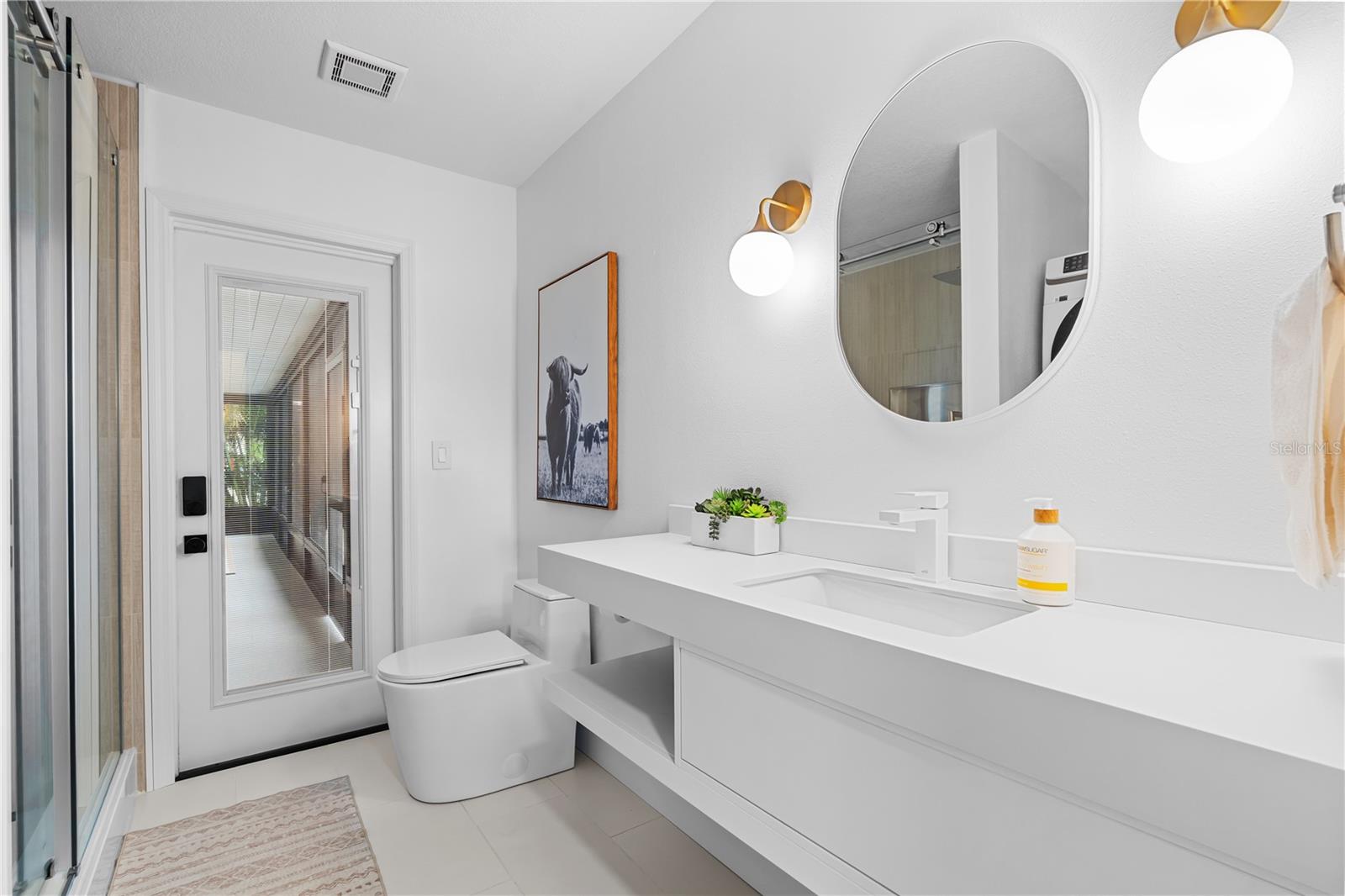 Bathroom 3/Pool Bath