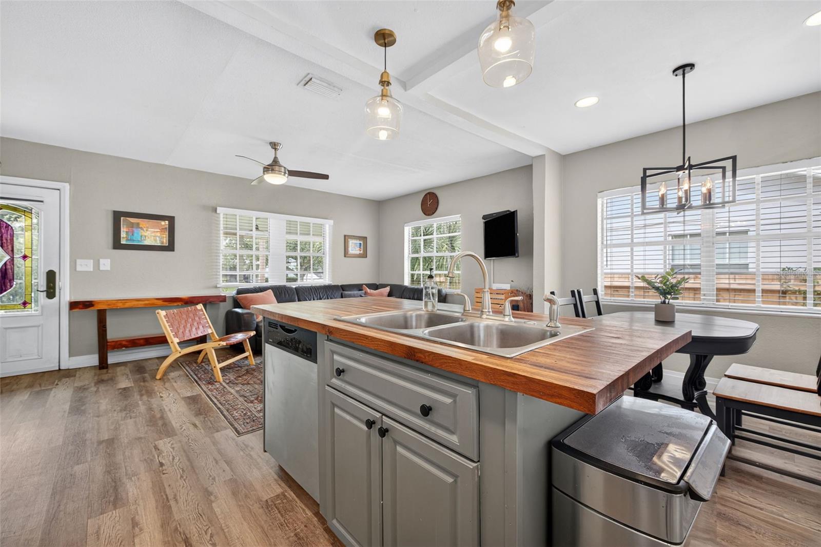 Kitchen/Living Room
