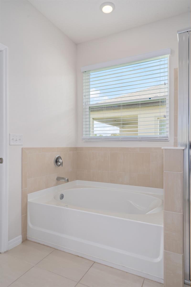 Garden tub