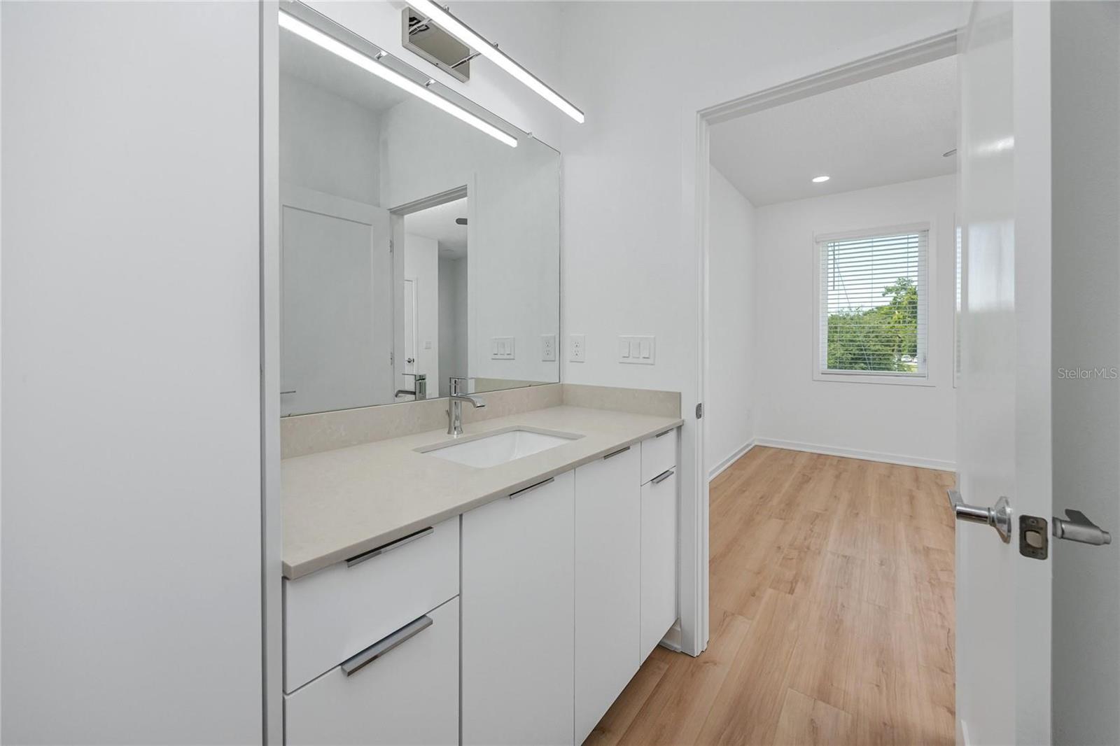 Quartz countertops and neutral cabinets
