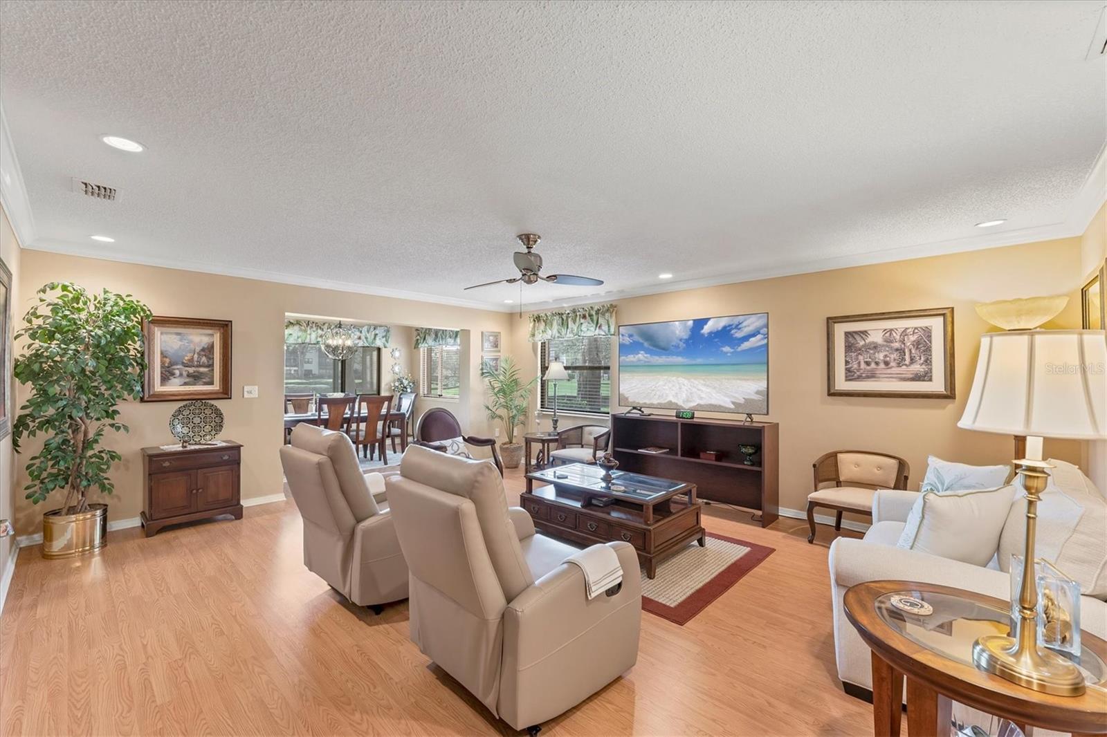 Fabulous, spacious living room