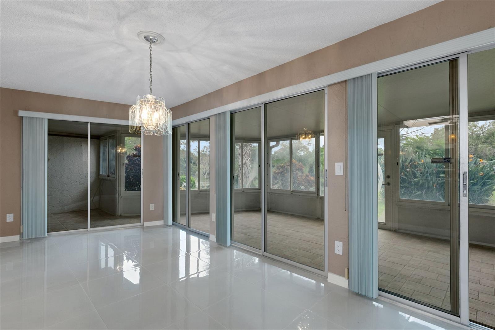 Room for Dining table or pool table!