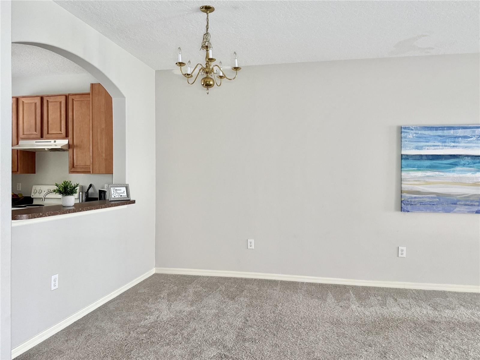 Dining Area - 13'5" x 14'6"