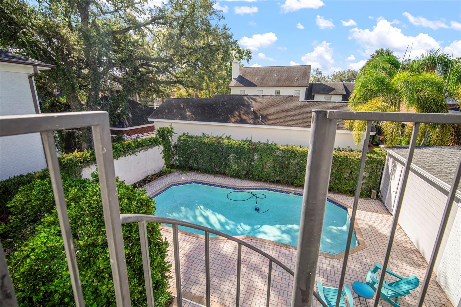 QUIET REFLECTION ON POOLAISW BALCONY