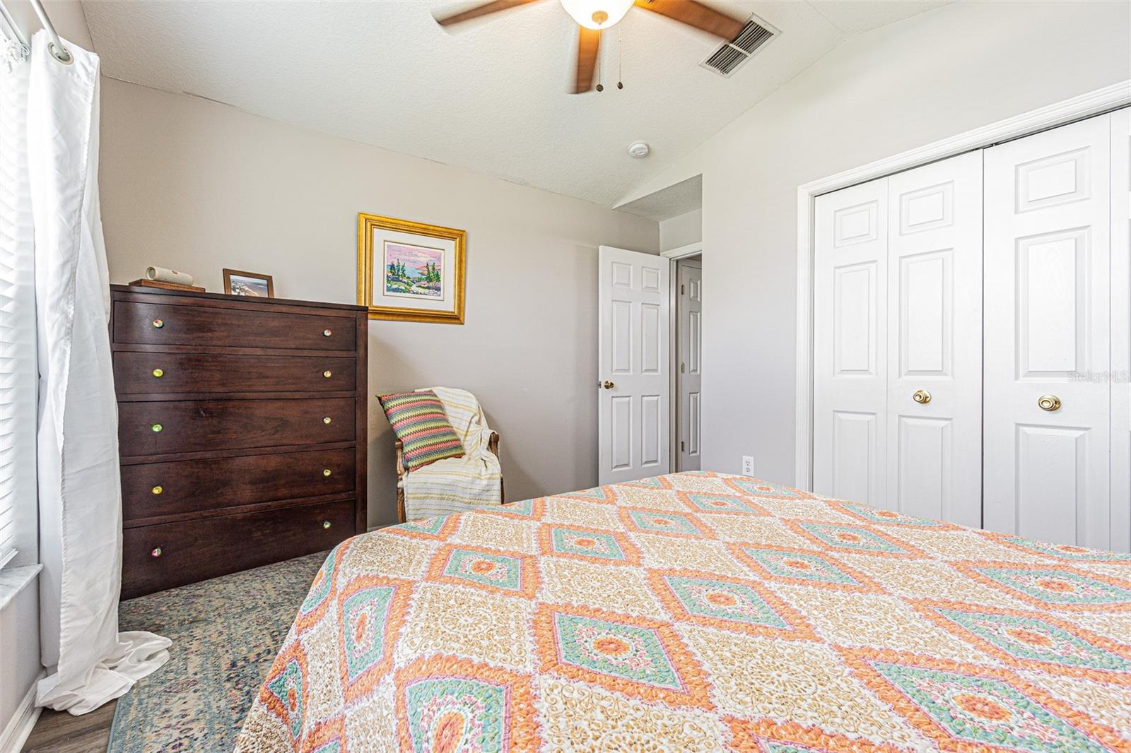 Guest bedroom