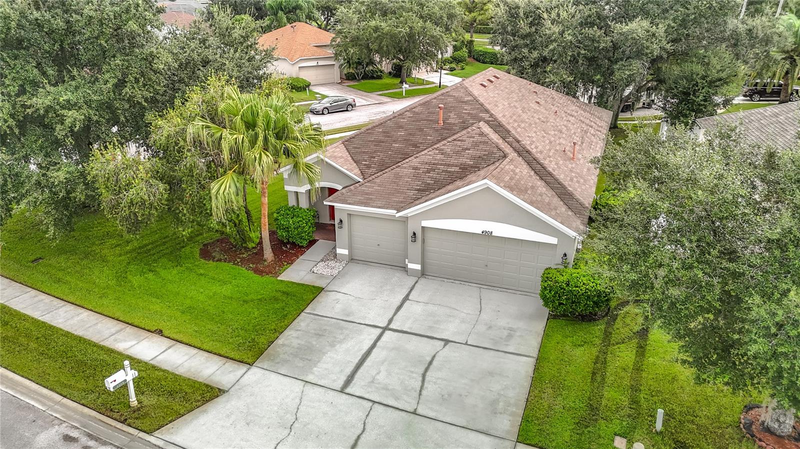 Newer Roof, AC, H2O Heater