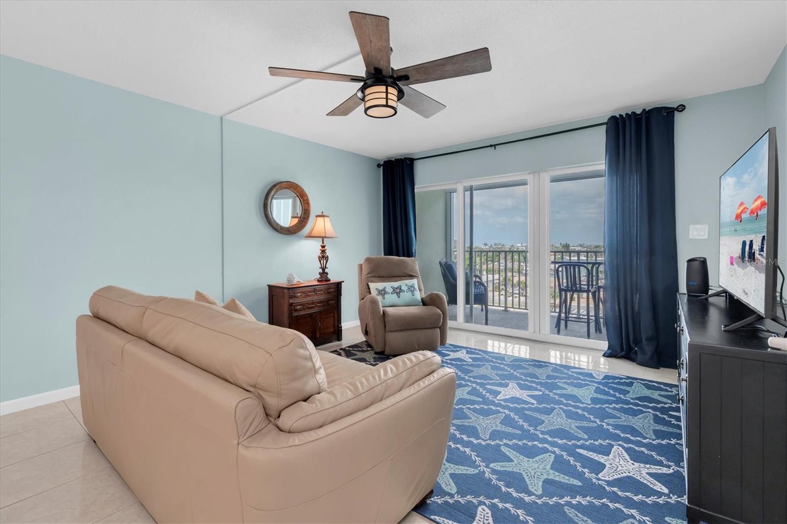 Dining room/living room combo