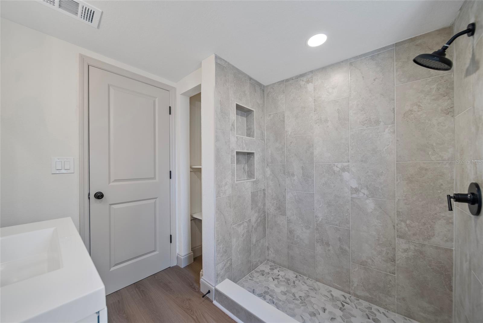 2nd Bathroom