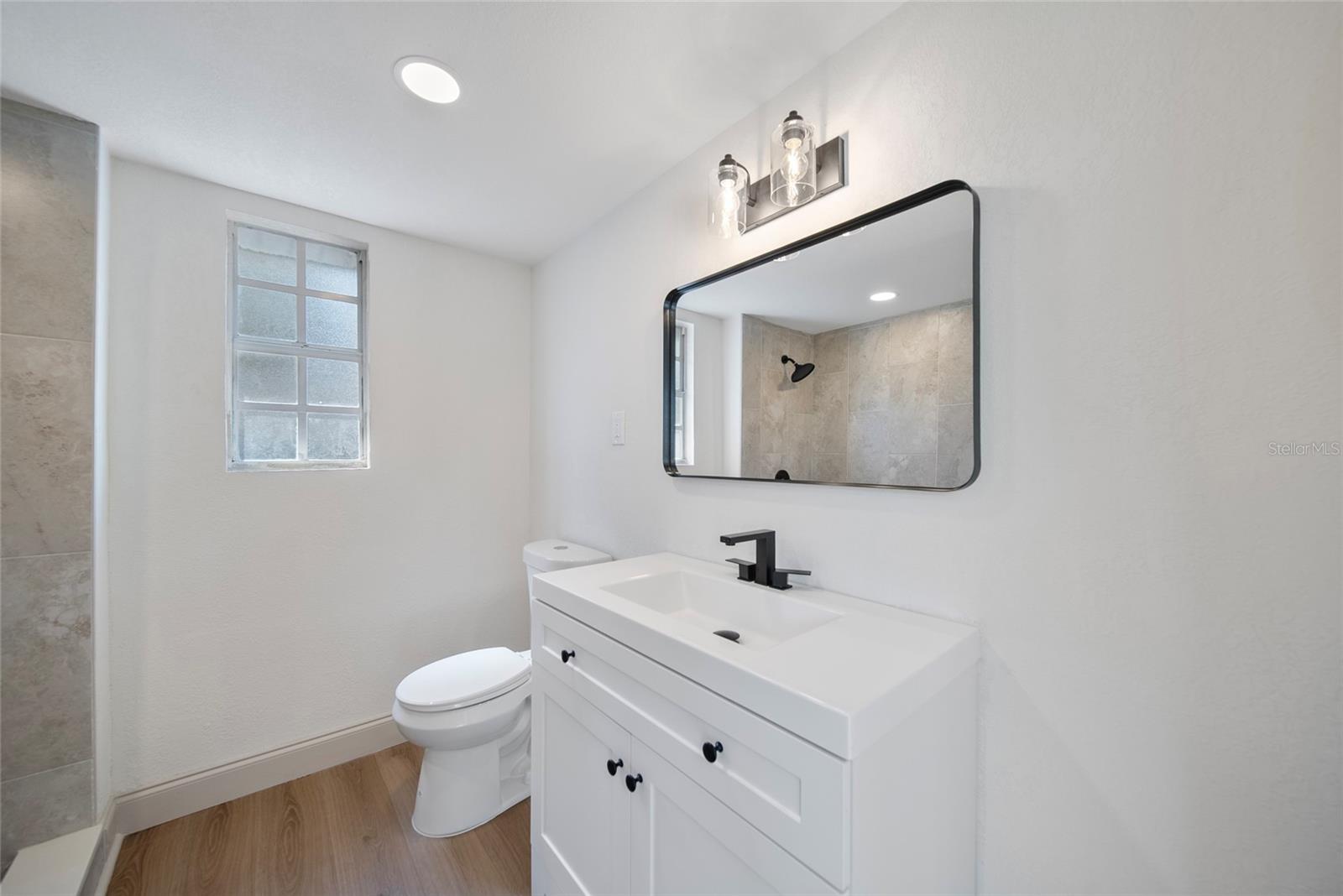 2nd Bathroom