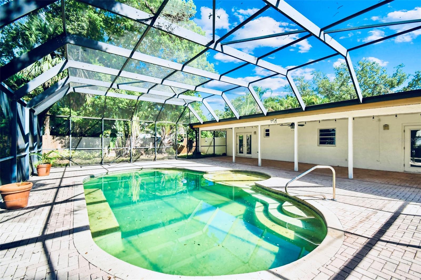 Large pool.