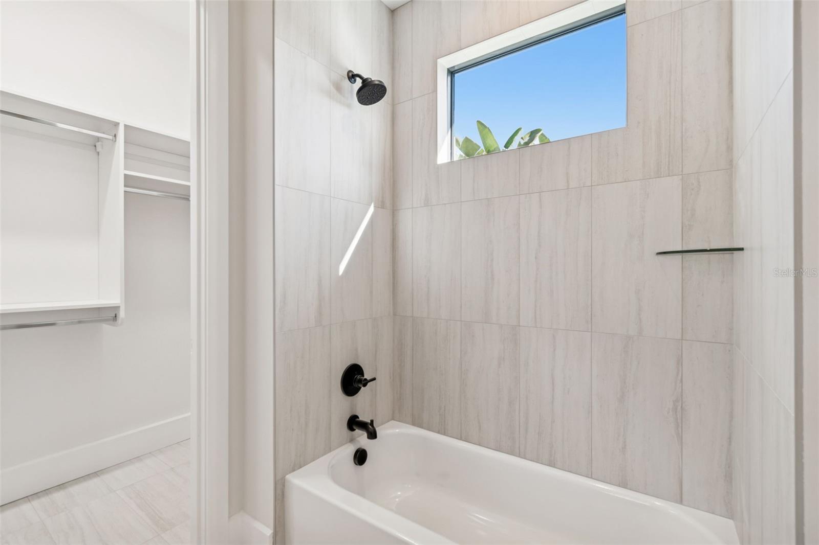 4th bedroom bath with tub