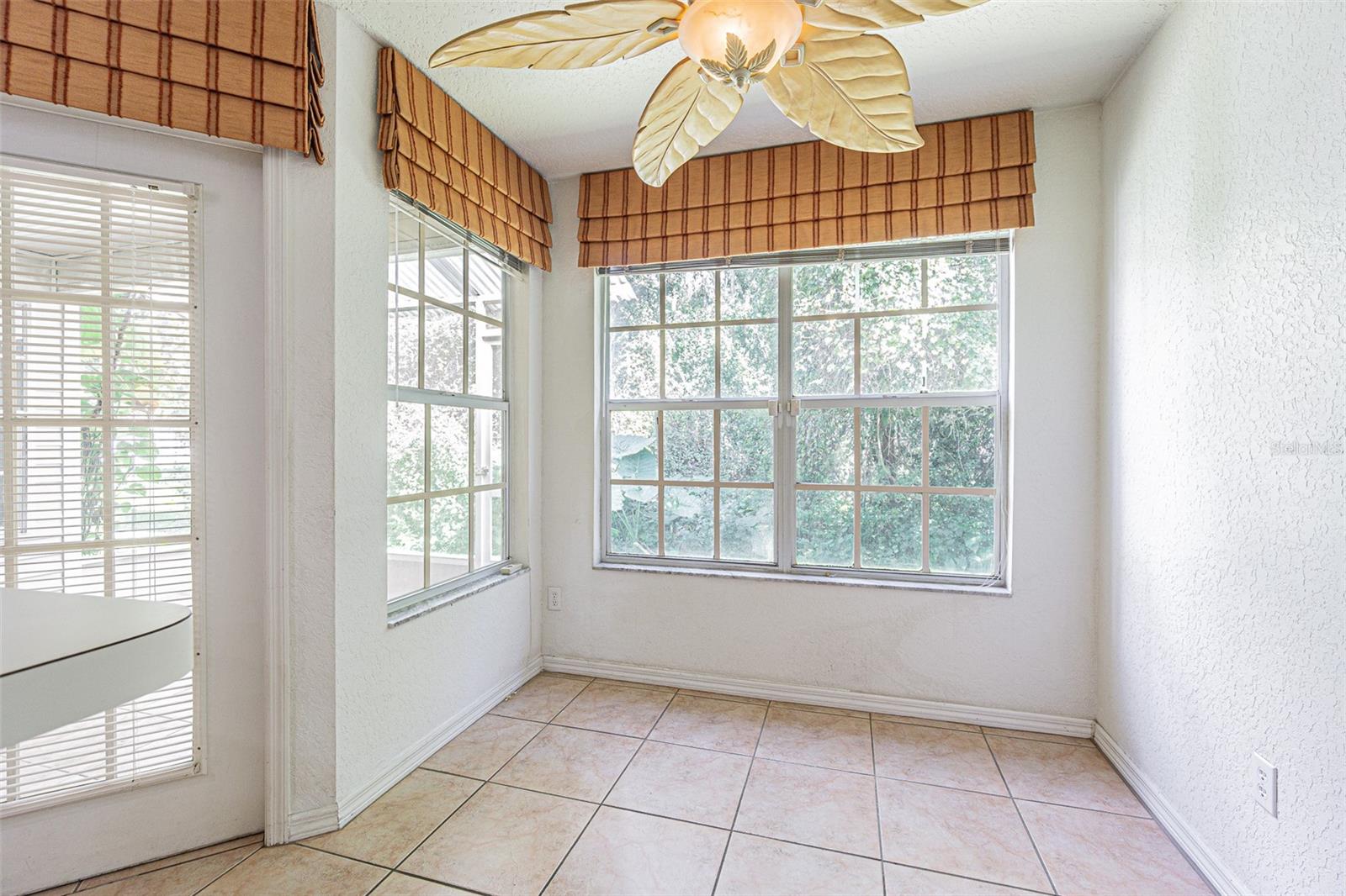 dinette and door to screened porch